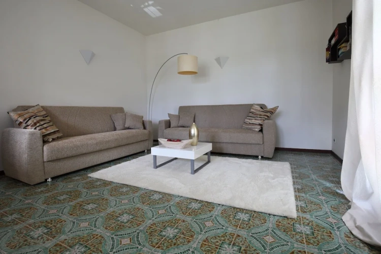 3 Bedrooms Sextuple Apartment