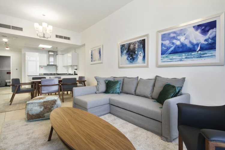 Bespoke Residence - Royal Bay Residence
