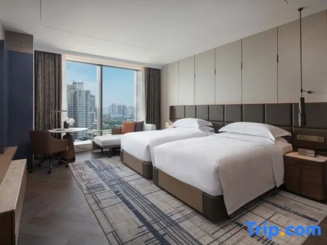 2 Bedrooms Quadruple Suite with garden view