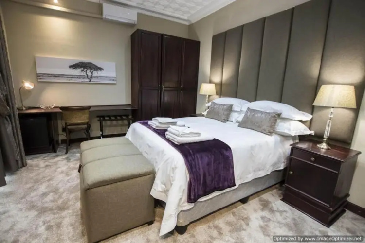 Border Hotel