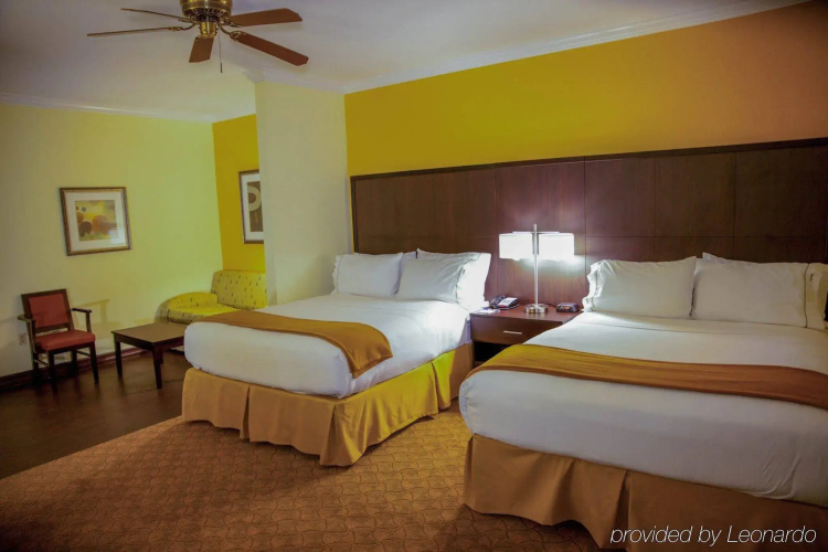 Holiday Inn Express & Suites Houston North Intercontinental by IHG