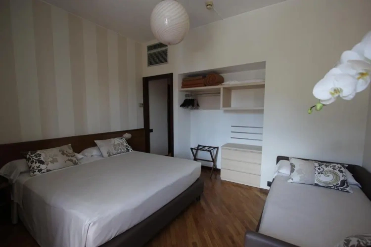 Triple room