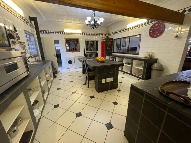 49 on Main: A Spacious Self Catering Guesthouse