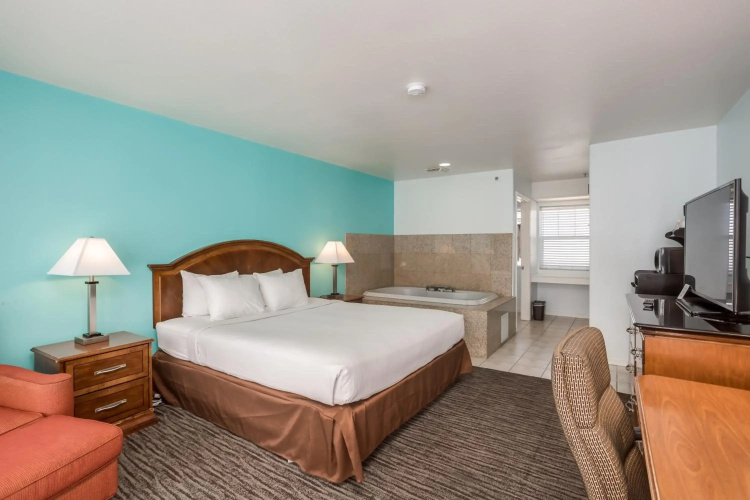Pacifica Beach Hotel