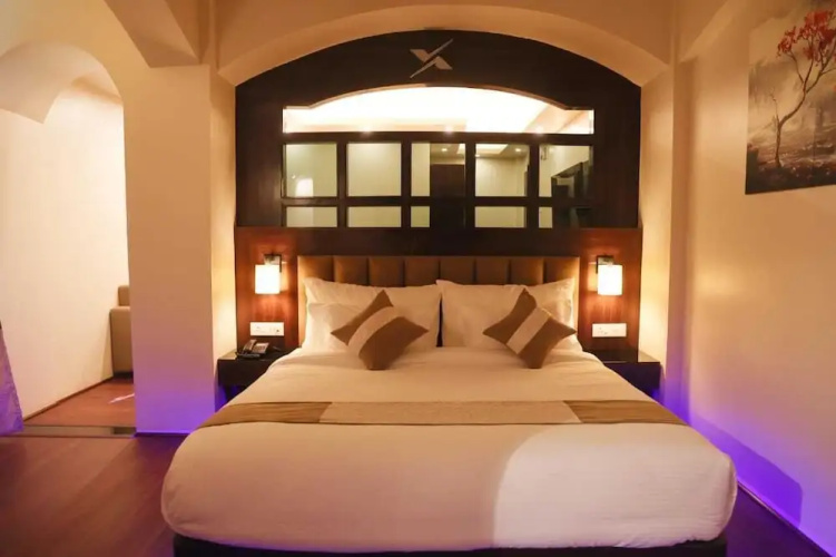 Xcelsior Hotel And Spa