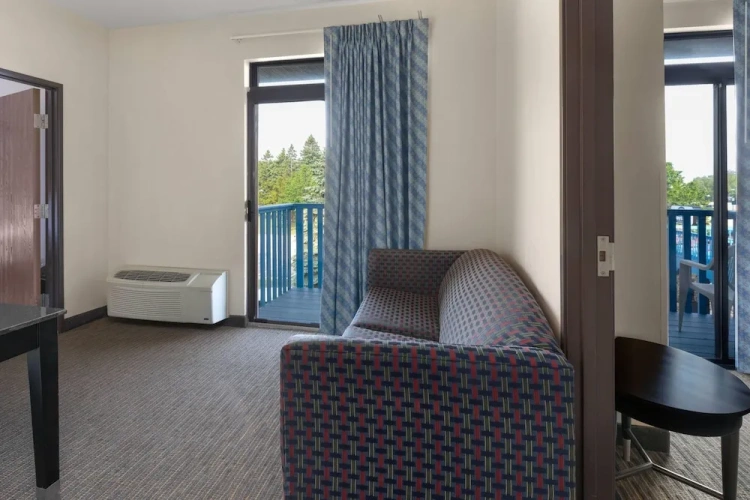2 Bedrooms Double Suite with balcony