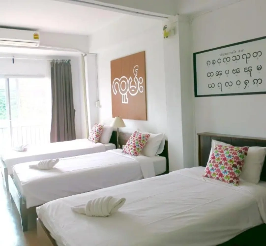 Standard Triple room