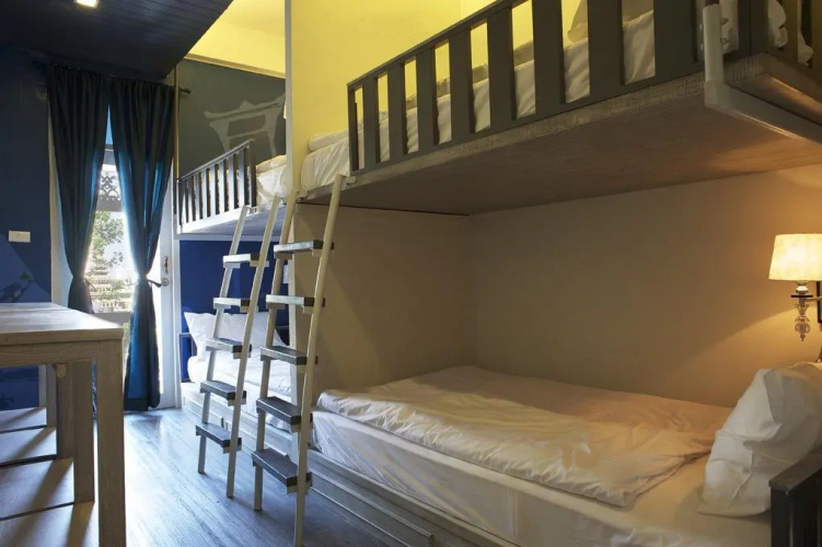 Arom d Hostel