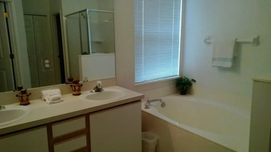 5BR Hampton Lakes Pool Home 202 by OVRH