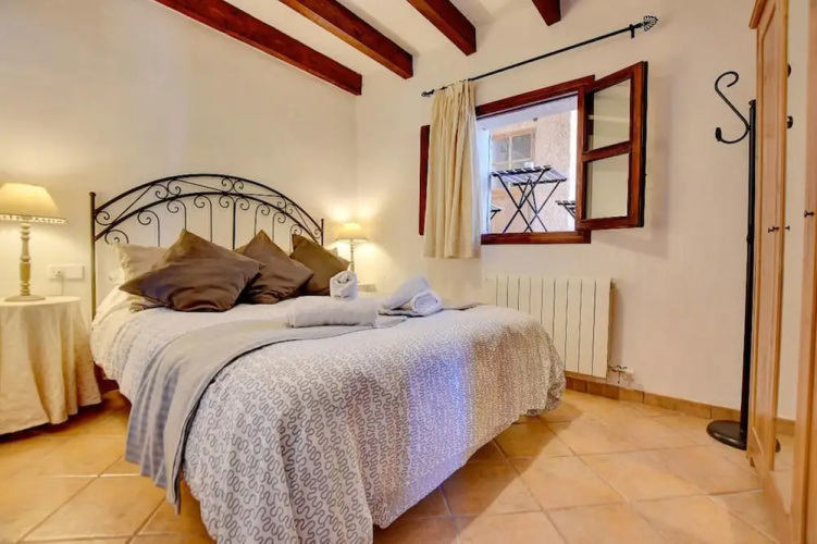 Villa - 4 Bedrooms with Pool - 107803
