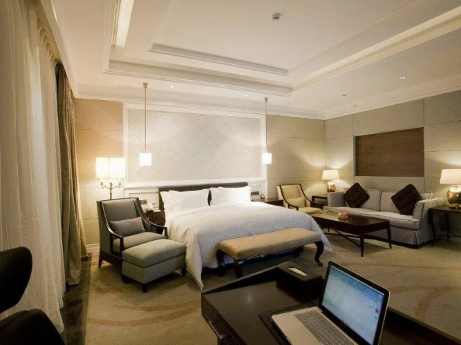 Noah's Ark Hotel