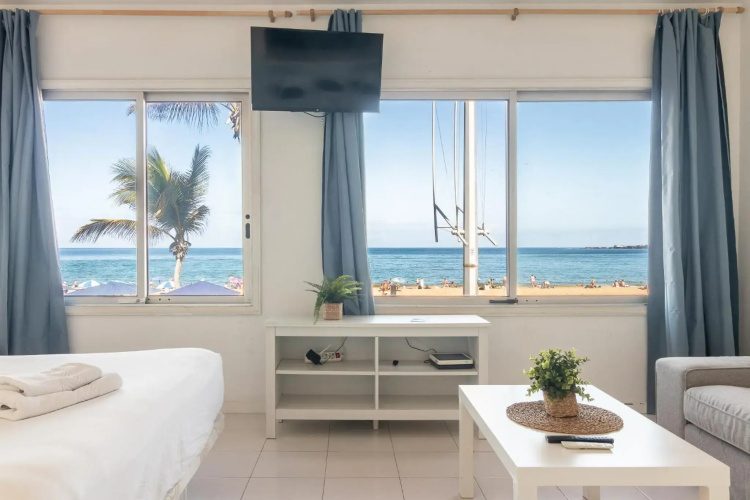 OceanFront Flat I by Canary365