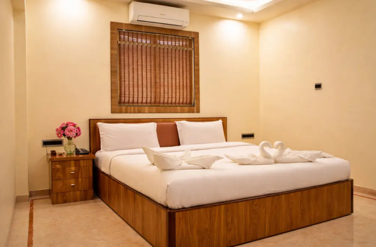 Hotel Benzy Palace