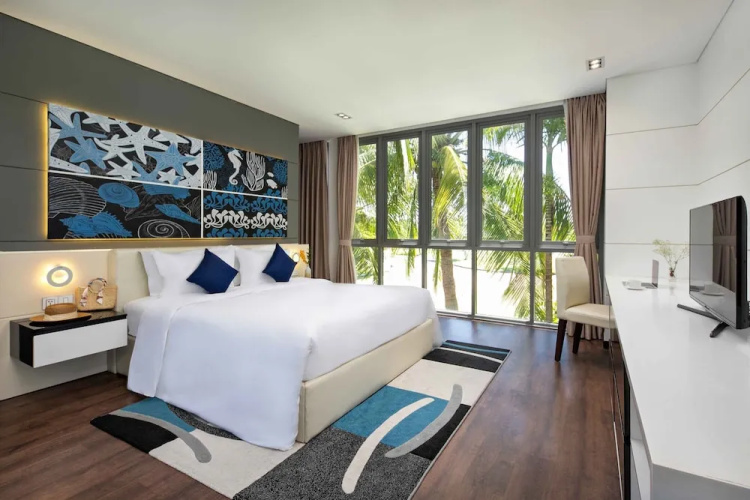 The Ocean Suites