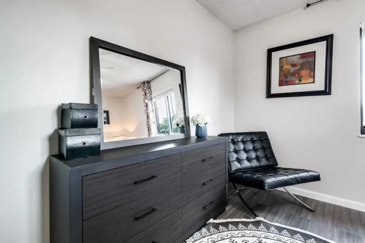 2 Bed2 Bath House with Backyard Jacuzzi