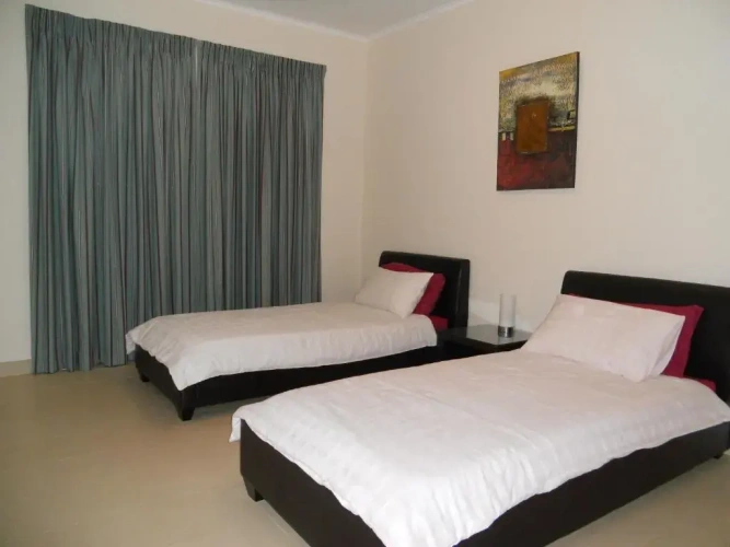 2 Bedrooms Apartment