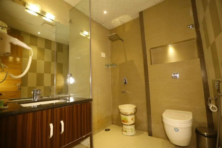 The Gurveer Royal