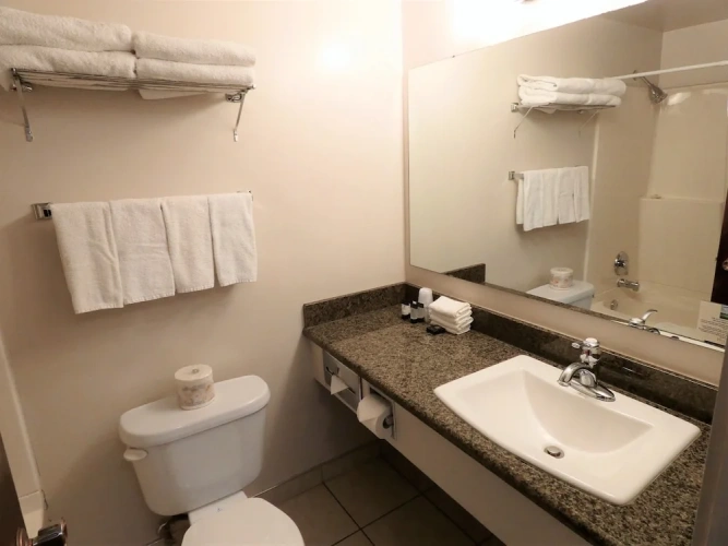 Standard Quintuple room with balcony