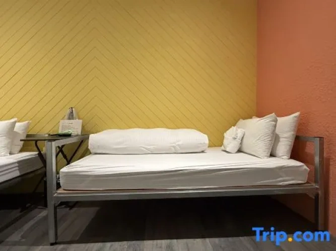 Economy Twin room