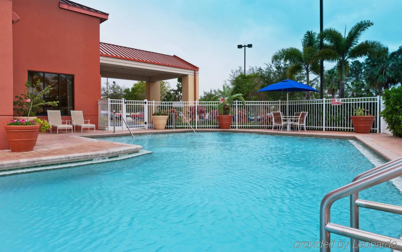Holiday Inn Express & Suites Nearest Universal Orlando photo 19