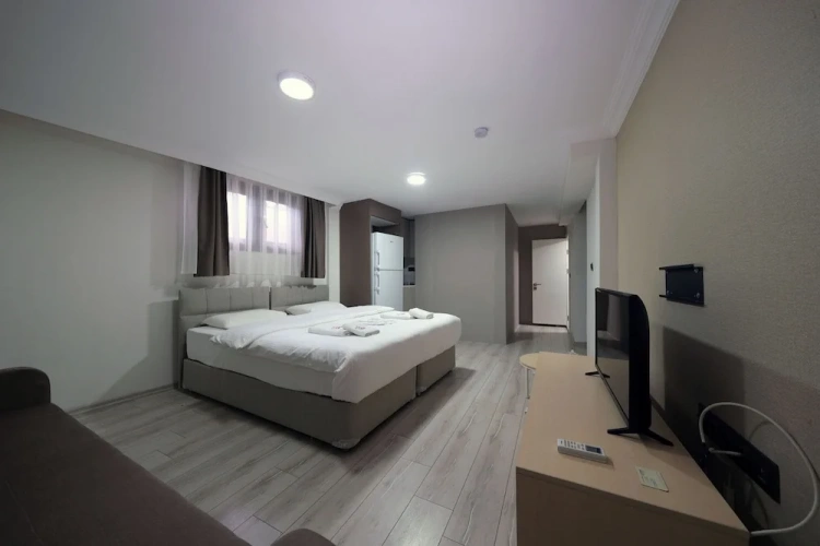 Economy Double Basement room