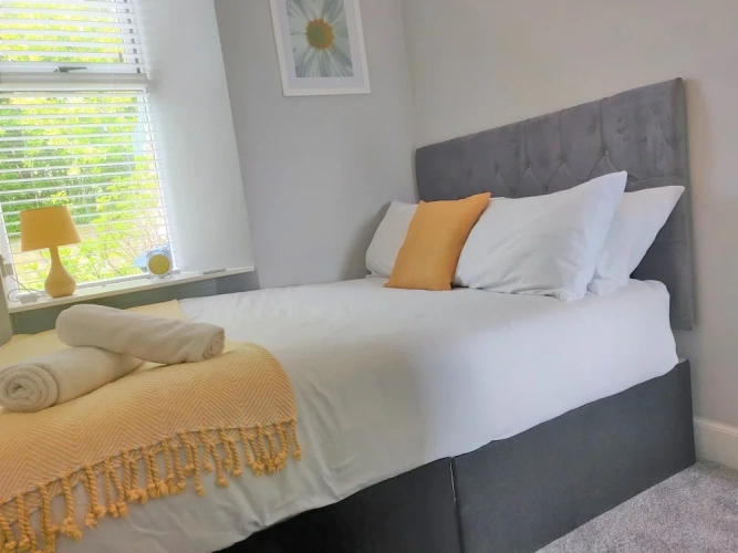 2 Bedrooms Apartment