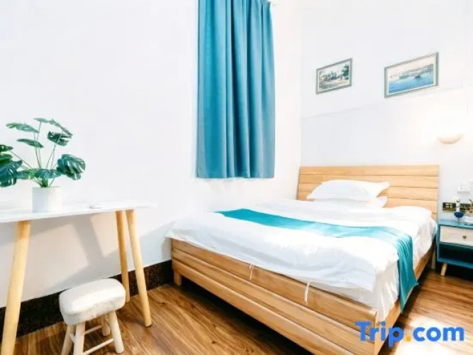 2 Bedrooms Triple Suite with balcony