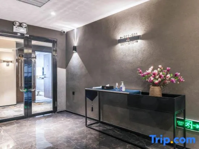 Yijia Hotel