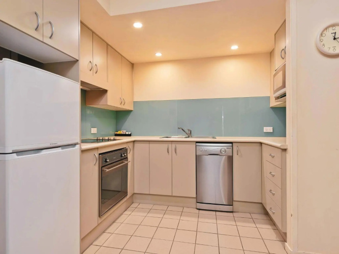 Lantern 1 Bedroom Garden Apartment with view