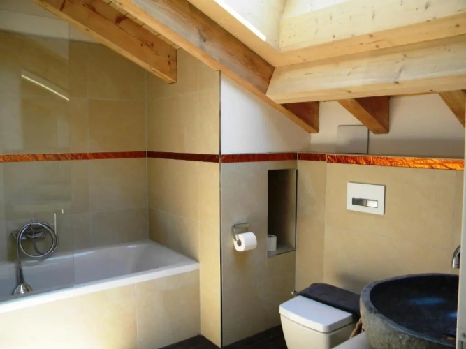 3 Bedrooms Attic Apartment