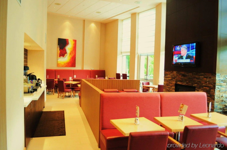 Holiday Inn Express & Suites Langley photo 31