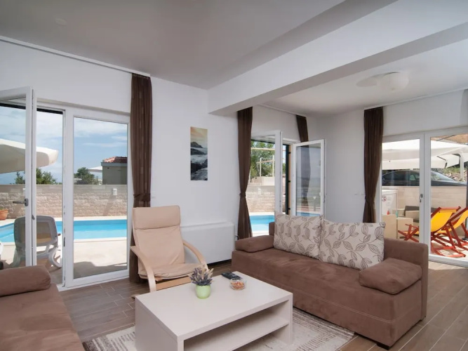 Gorgeous Holiday Home in Skrip Near Centre with Pool