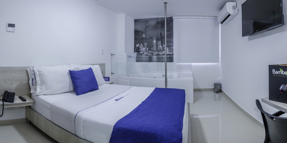 Hotel Laureles Plaza