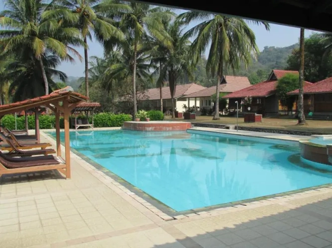 3 Bedrooms Standard room with pool view