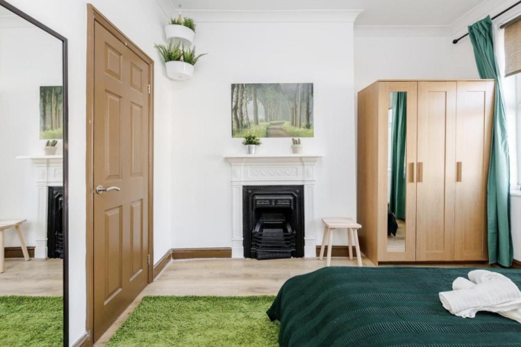 Standard Triple room