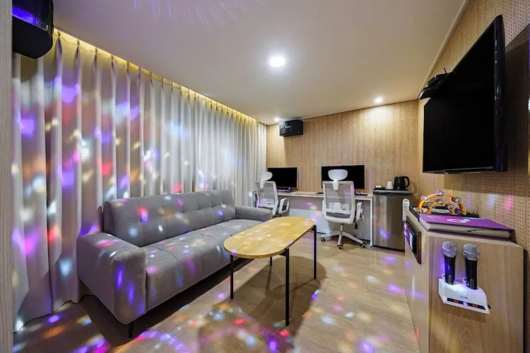 Daejeon Brown Dot Wolpyeong