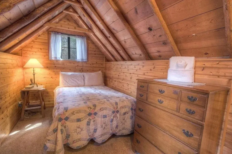 Zephyr Cabin 3 Bedroom Home by RedAwning
