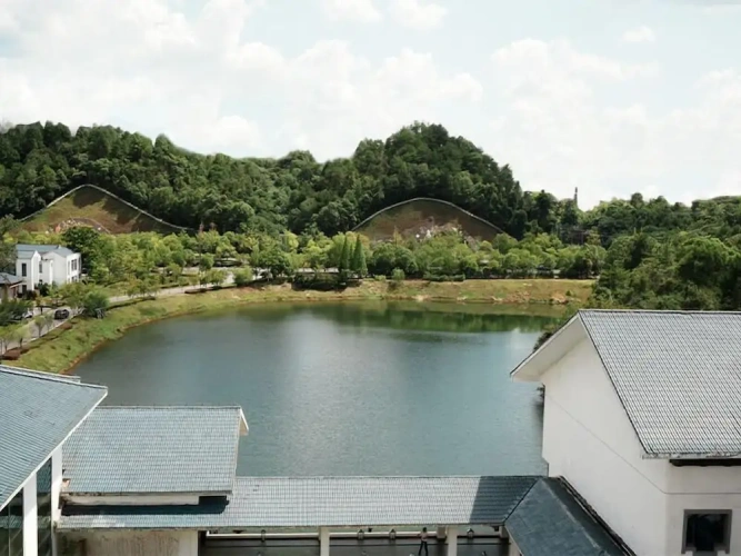 Premier Double room with balcony and with lake view