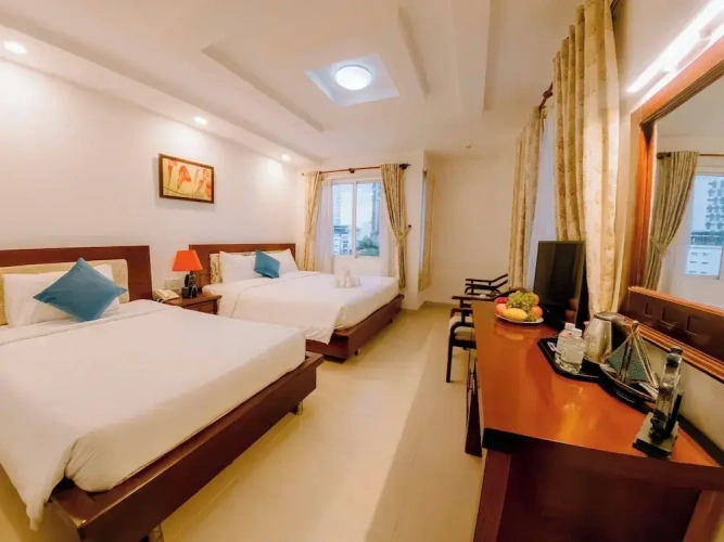 Superior Quadruple room with city view