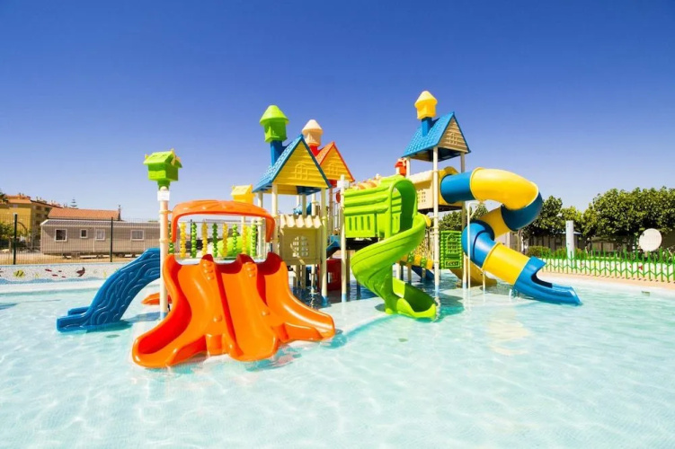 Camping y Bungalows Monmar