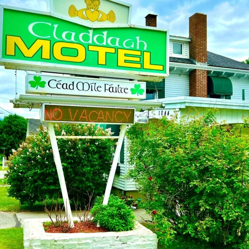 Claddagh Motel & Suites
