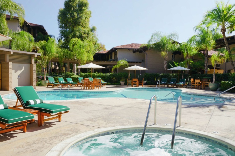DoubleTree by Hilton Claremont photo 16