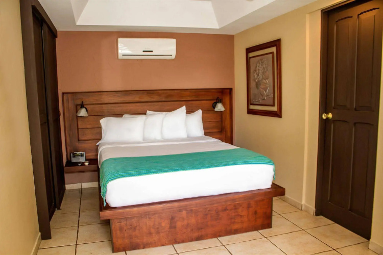 La Riviera Hotel B&B