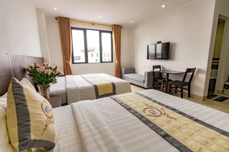 Superior Triple room with city view