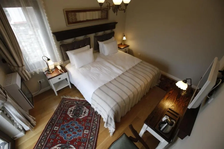 Deluxe Double room with city view