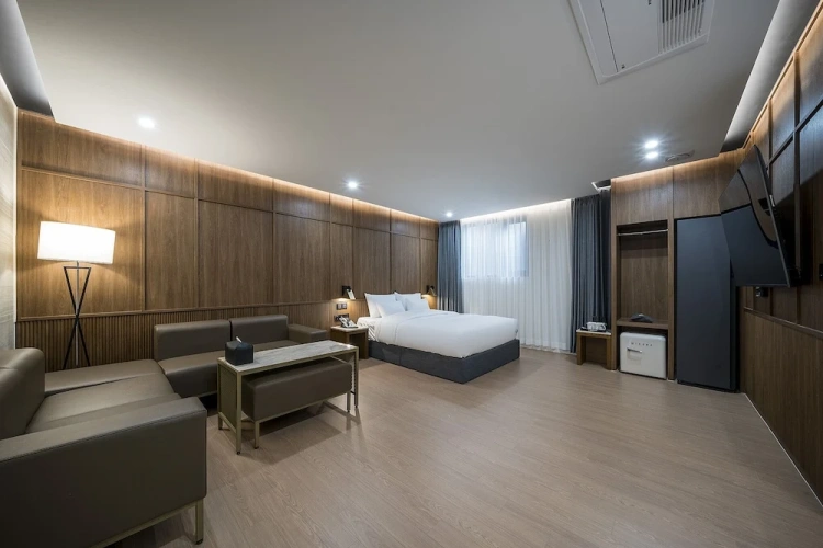 Royal Family Suite