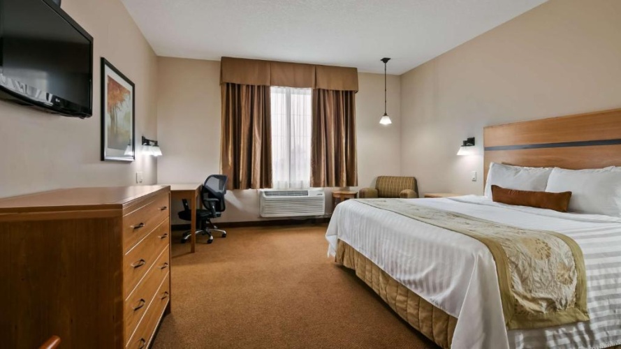 Standard room with lake view