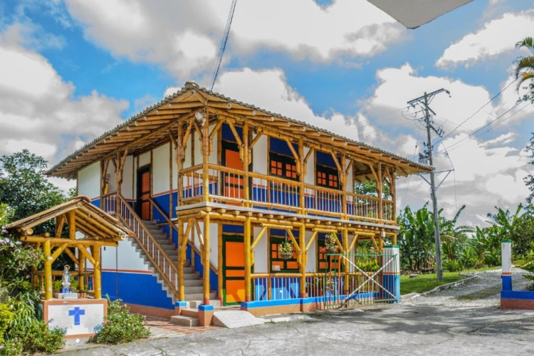 2 Bedrooms Bungalow