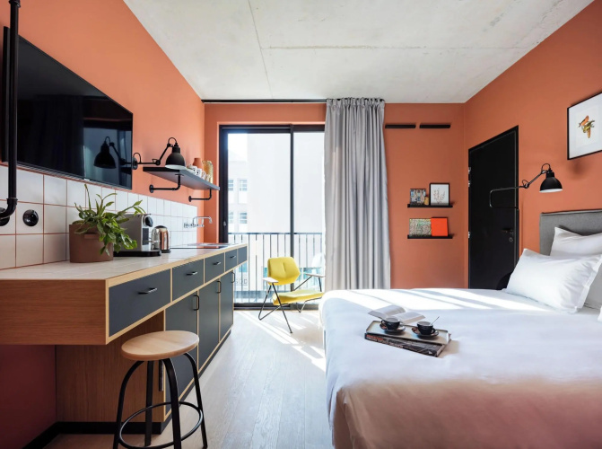 Deskopolitan House