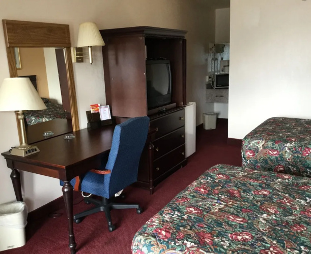 Belmont Inn & Suites